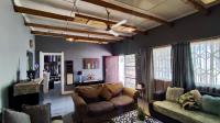 Lounges - 30 square meters of property in Alberton