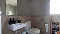 Bathroom 1 - 4 square meters of property in Summerset