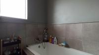 Bathroom 1 - 4 square meters of property in Summerset