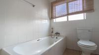 Bathroom 1 - 5 square meters of property in Amanzimtoti 