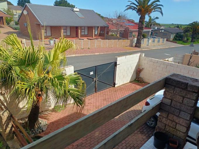 5 Bedroom House for Sale For Sale in Vredenburg - MR652698