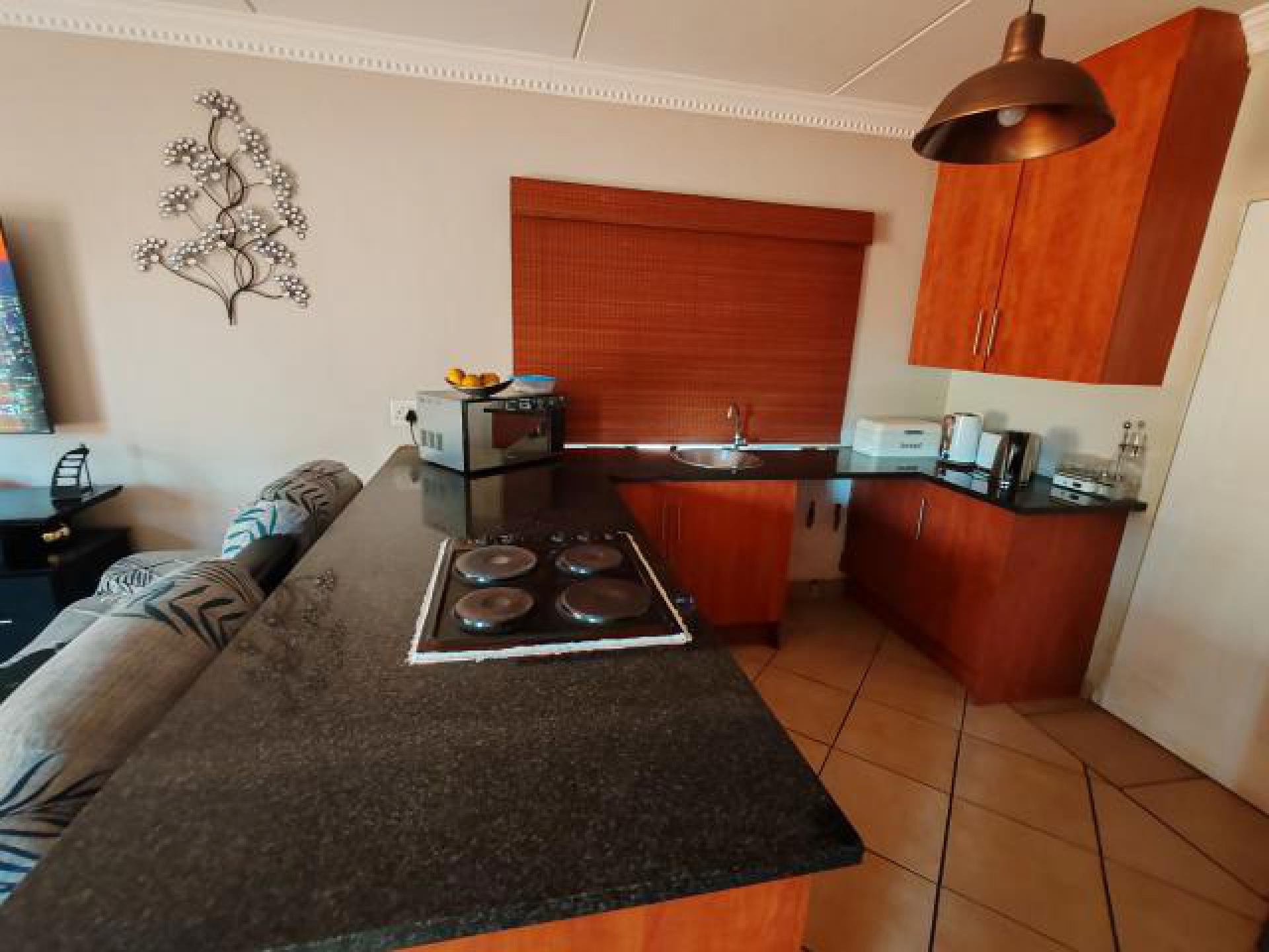 Kitchen - 16 square meters of property in Heatherview