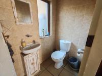 Bathroom 2 - 4 square meters of property in Heatherview