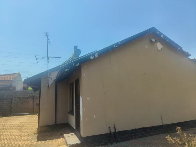 2 Bedroom House for Sale For Sale in Protea South - MR653040