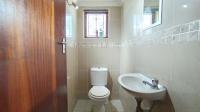 Guest Toilet - 3 square meters of property in Silverglen