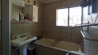 Bathroom 2 - 8 square meters of property in Eldoraigne