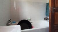 Bathroom 1 - 4 square meters of property in Suiderberg