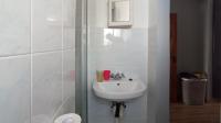 Main Bathroom - 2 square meters of property in Suiderberg