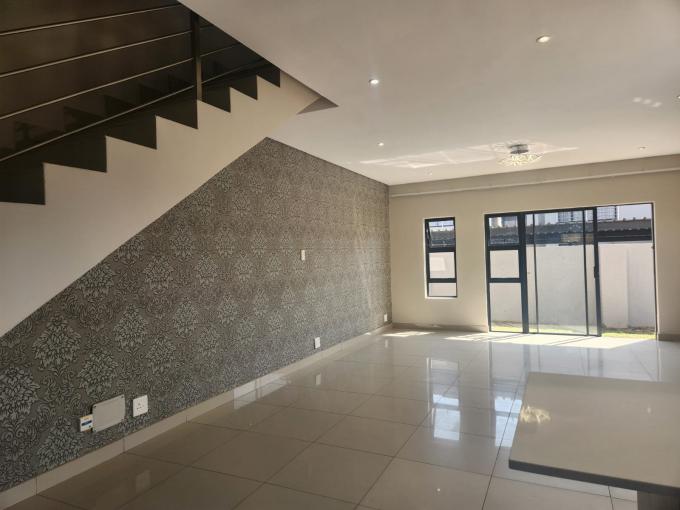 2 Bedroom Apartment for Sale For Sale in Wapadrand - MR653127