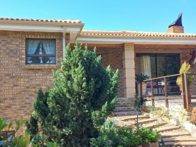 5 Bedroom House for Sale For Sale in Hermanus - MR653167