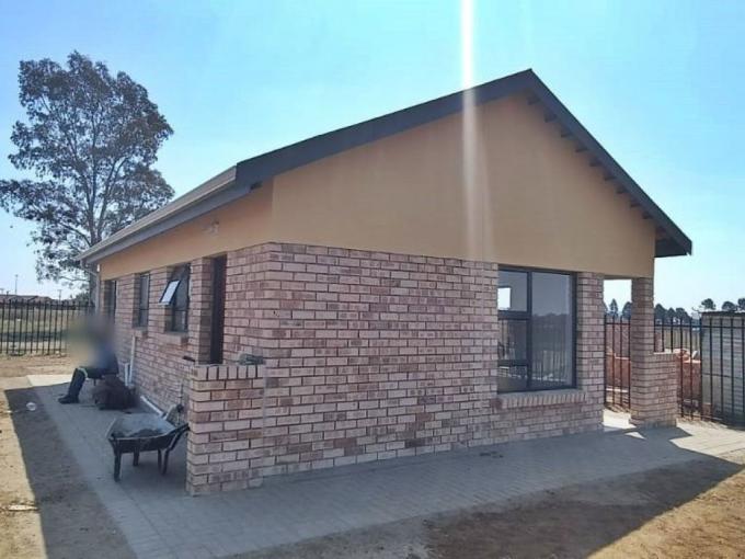 2 Bedroom House for Sale For Sale in Bloemspruit - MR653174