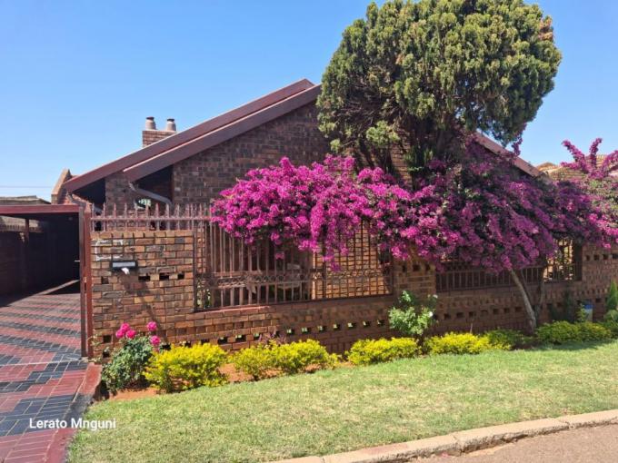 3 Bedroom House for Sale For Sale in Mamelodi - MR653231