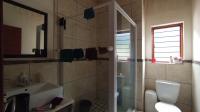 Bathroom 1 - 5 square meters of property in Pretorius Park