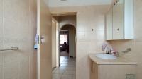 Bathroom 1 - 6 square meters of property in Lyndhurst