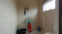 Guest Toilet - 3 square meters of property in Lyndhurst