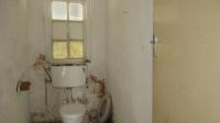 Bathroom 2 - 3 square meters of property in Regents Park