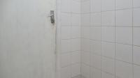 Bathroom 1 - 4 square meters of property in Regents Park