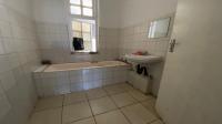 Bathroom 1 - 4 square meters of property in Regents Park