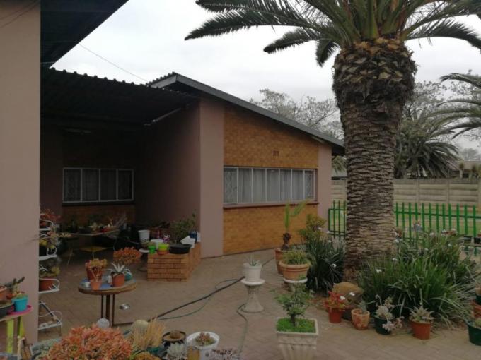 4 Bedroom House for Sale For Sale in Vanderbijlpark - MR653483