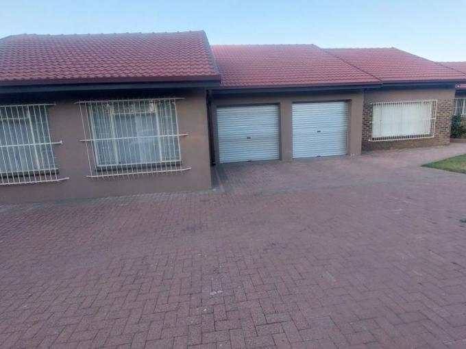 5 Bedroom House for Sale For Sale in Die Heuwel - MR653492