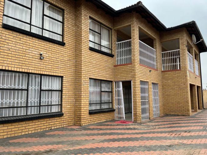 6 Bedroom House for Sale For Sale in Boitekong - MR653527