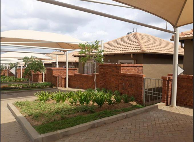 2 Bedroom Sectional Title for Sale For Sale in The Reeds - MR653612