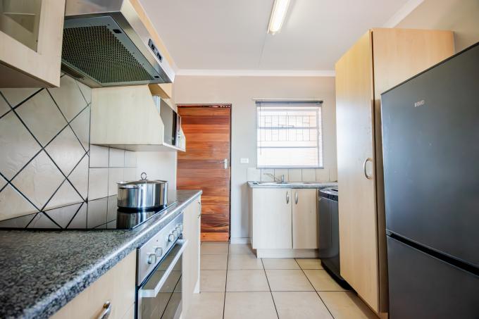 1 Bedroom Apartment for Sale For Sale in Primrose - MR653640