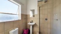 Bathroom 1 - 11 square meters of property in Selcourt