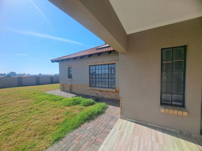 3 Bedroom House for Sale For Sale in Waterkloof (Rustenburg) - MR653698