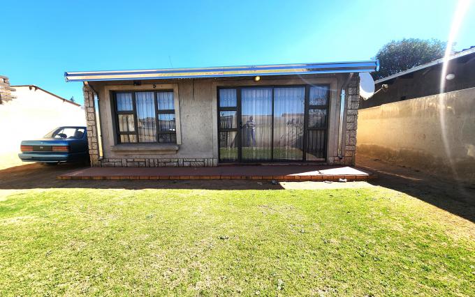 2 Bedroom House for Sale For Sale in Mavimbela - MR653776