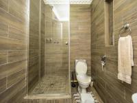 Bathroom 1 of property in Cambridge West