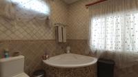 Bathroom 3+ - 12 square meters of property in Kensington - JHB