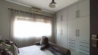 Bed Room 1 - 21 square meters of property in Kensington - JHB