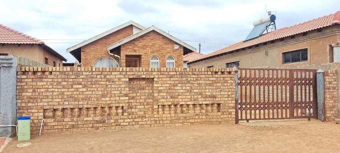 2 Bedroom House for Sale For Sale in Soshanguve - MR653806