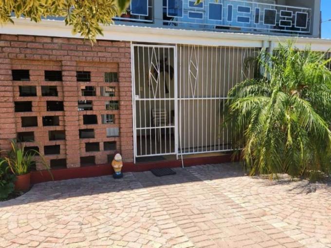 3 Bedroom Apartment for Sale For Sale in Oudtshoorn - MR653821