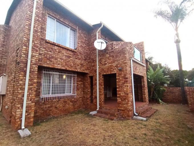 3 Bedroom Simplex for Sale For Sale in Zwartkop - MR653823