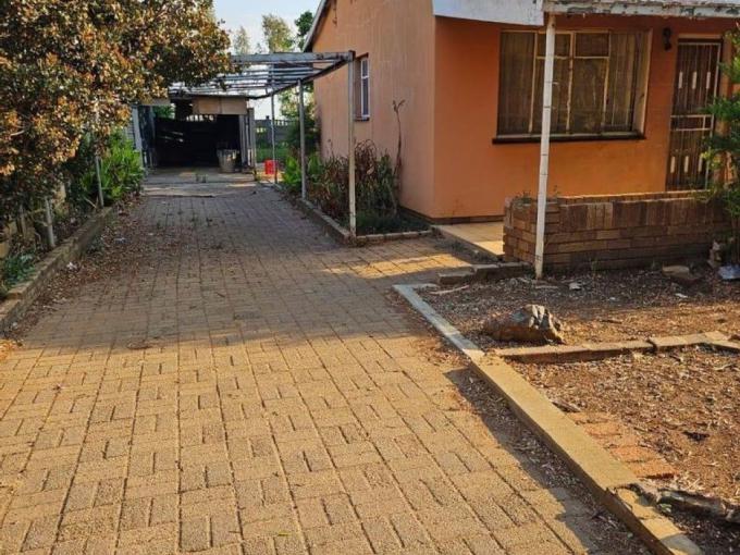 2 Bedroom House for Sale For Sale in Klerksdorp - MR653831