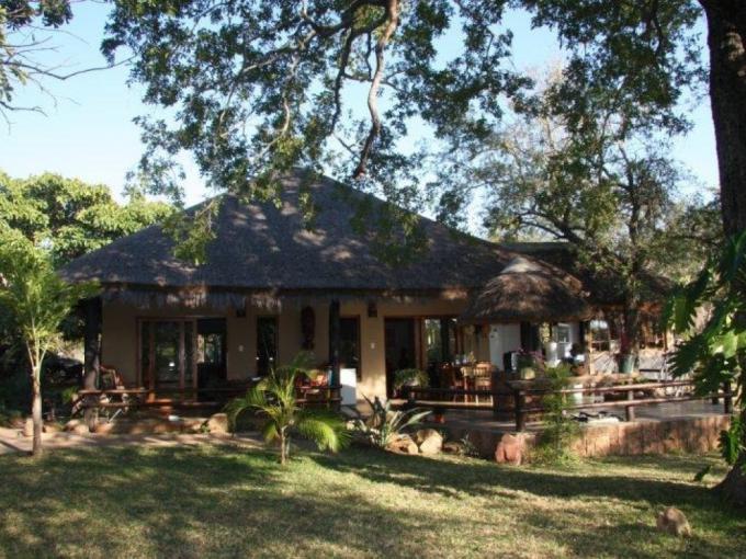 6 Bedroom House for Sale For Sale in Hoedspruit - MR653912