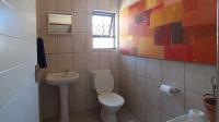 Bathroom 2 - 3 square meters of property in Equestria