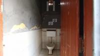 Bathroom 2 - 7 square meters of property in Bezuidenhout Valley