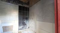 Bathroom 2 - 7 square meters of property in Bezuidenhout Valley