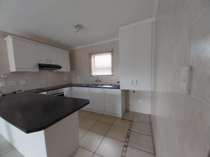 2 Bedroom Apartment to Rent in Gordons Bay - Property to rent - MR654042