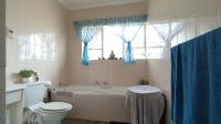 Bathroom 1 - 7 square meters of property in Ferndale - JHB