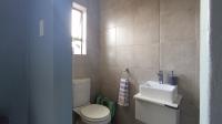 Main Bathroom - 3 square meters of property in Witpoortjie