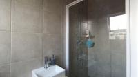 Main Bathroom - 3 square meters of property in Witpoortjie