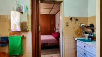 Bathroom 1 - 5 square meters of property in Rensburg