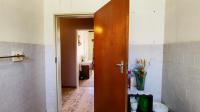 Bathroom 2 - 7 square meters of property in Rensburg