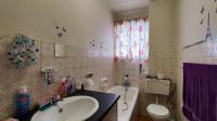 Bathroom 1 - 4 square meters of property in New Redruth