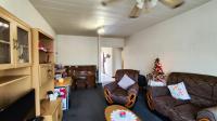 Lounges - 23 square meters of property in New Redruth