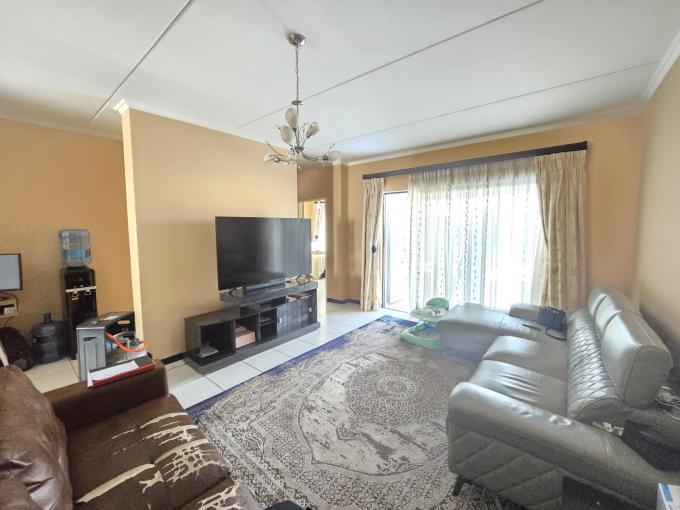 3 Bedroom Apartment for Sale For Sale in Greenstone Hill - MR654303